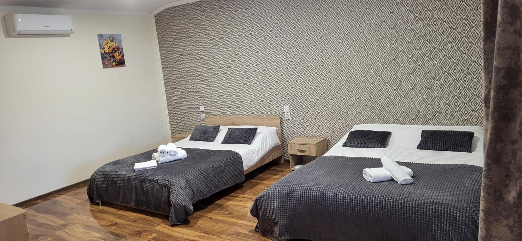 Pensiunea Hanul Huniazilor Hunedoara Exterior foto