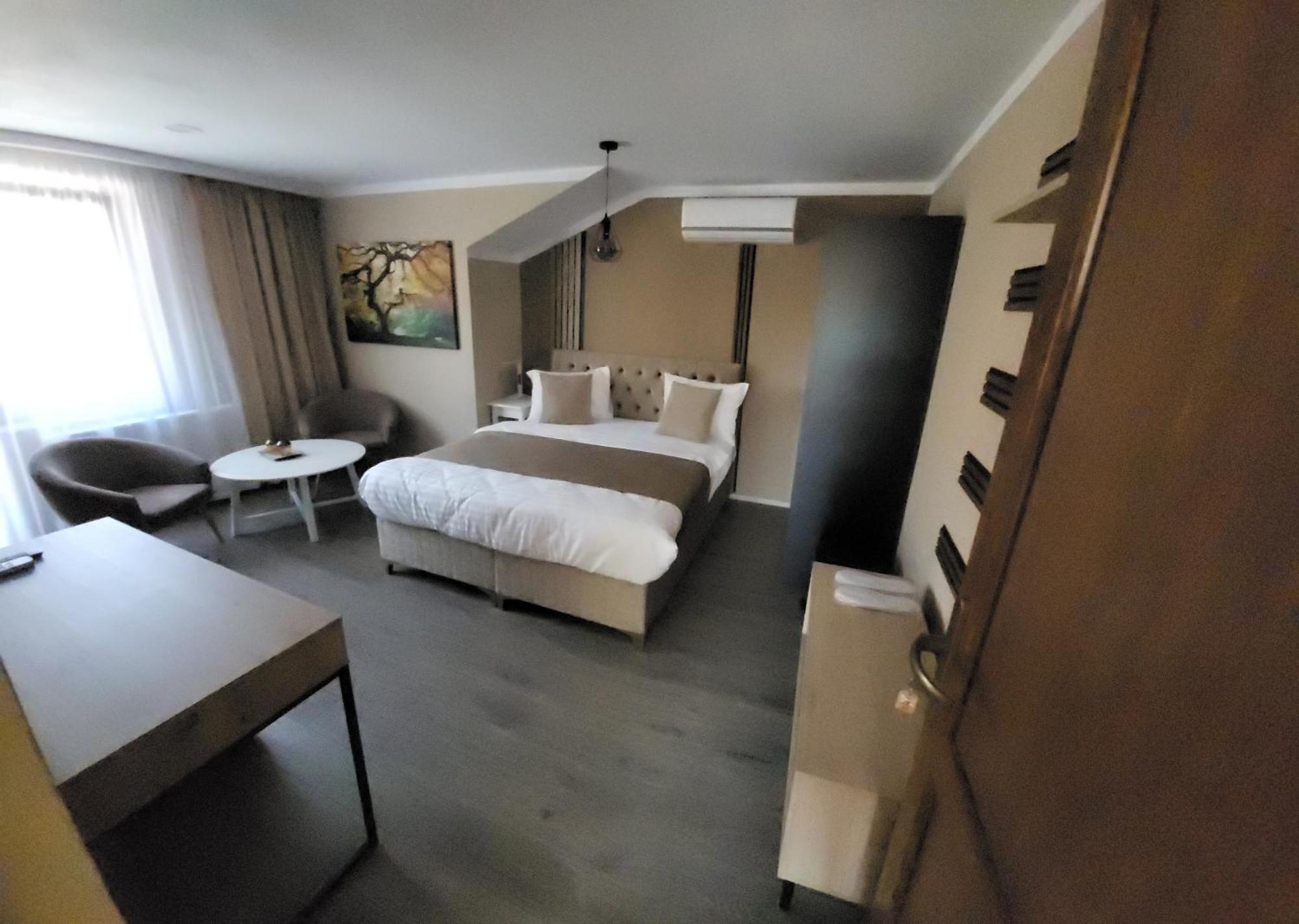 Pensiunea Hanul Huniazilor Hunedoara Exterior foto